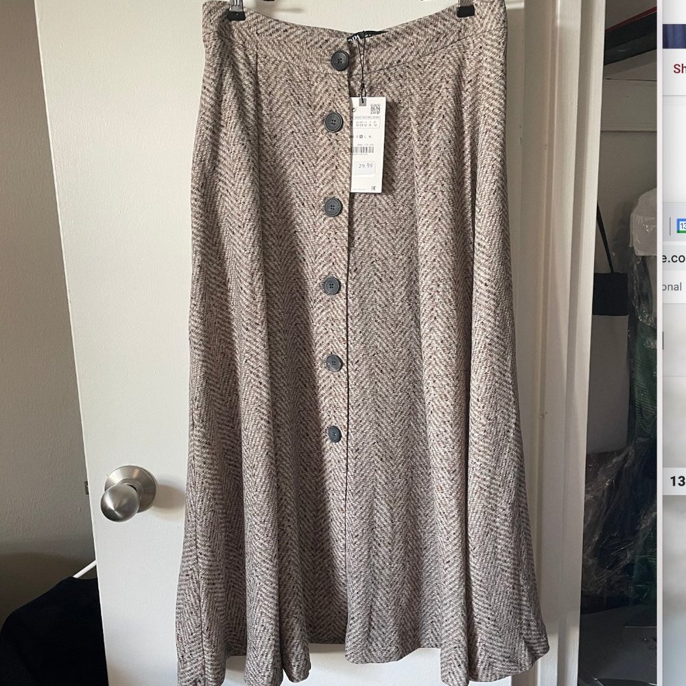 Zara Midi Lightweight Skirt NWT sz M